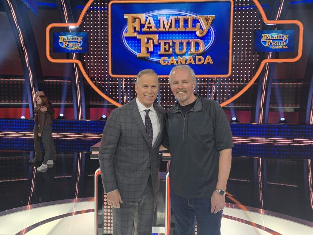 Announcer Rory O’Shea with Host Gerry Dee – Family Feud Canada